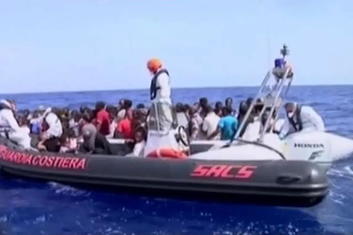 Imigran Asal Libya Melahirkan di Tengah Laut Italia