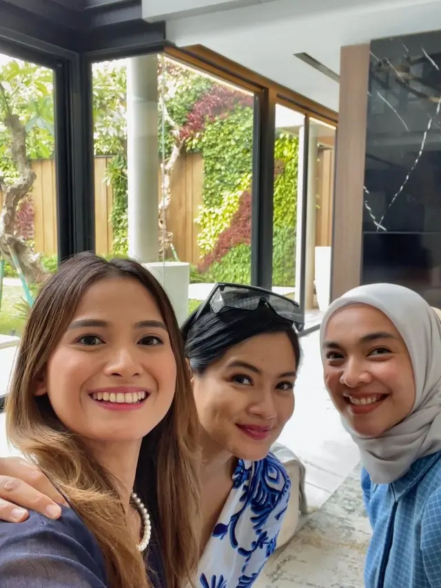 Acha Septriasa, Tika Bravani dan Titi Kamal Reuni (Foto: Instagram/@septriasaacha)