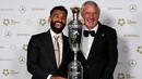 Ini menjadi penghargaan PFA Men's Player of The Year ketiga bagi Mohamed Salah. (Darren Staples/AFP)