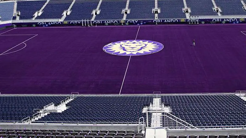 Stadion Citrus Bowl yang berwarna ungu