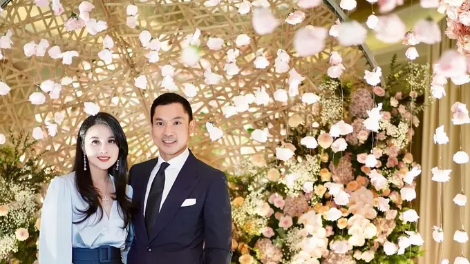 Sandra Dewi Mengenakan Tas Hermes