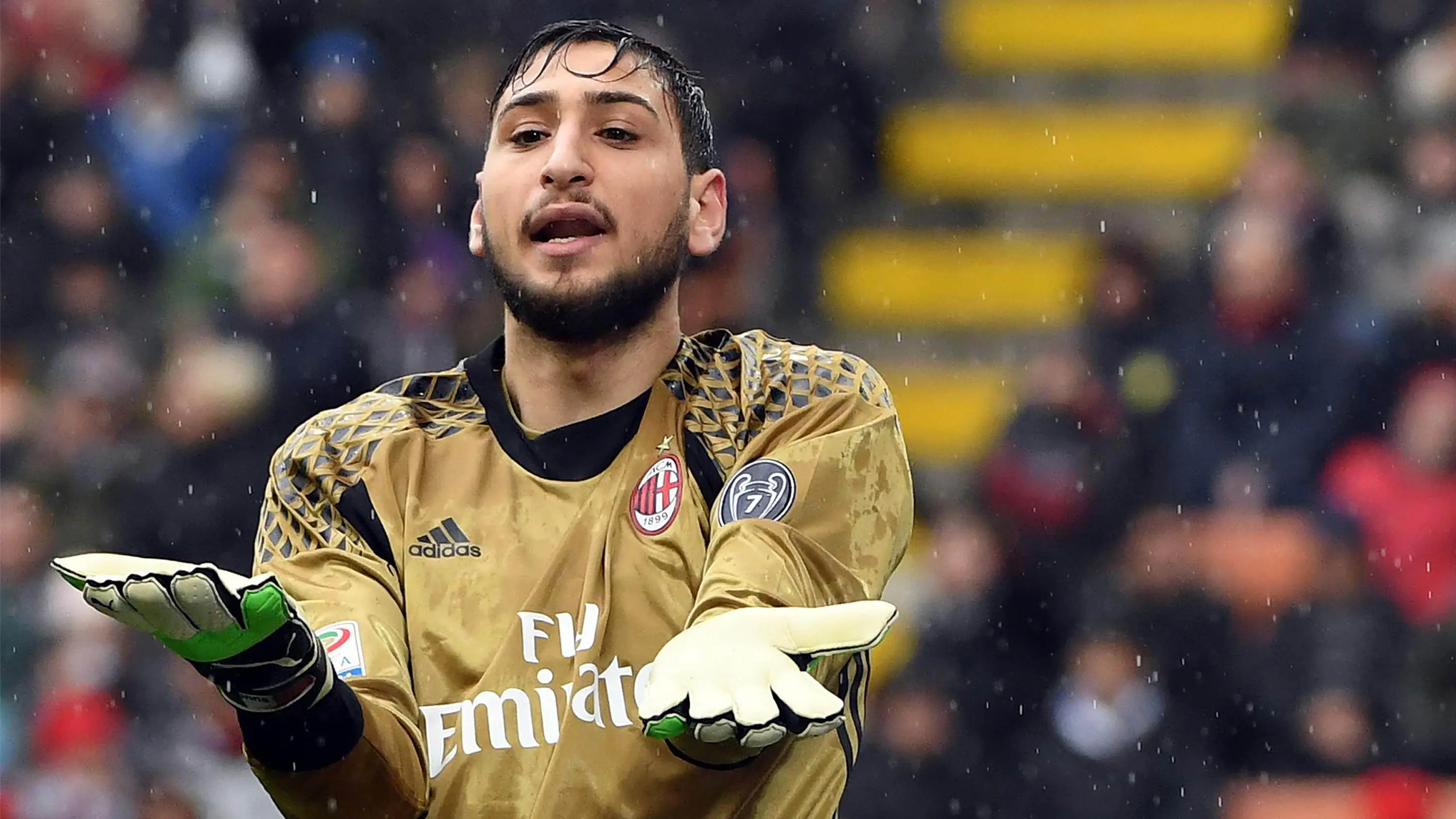 Kiper AC Milan, Gianluigi Donnarumma, saat tampil melawan Sampdoria pada laga Serie A di Stadion Giuseppe Meazza, Milan, Minggu (5/2/2017). (EPA/Daniel Dal Zennaro)