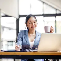 Menjadi perempuan tangguh./Copyright&nbsp;shutterstock.com/g/DauGyung