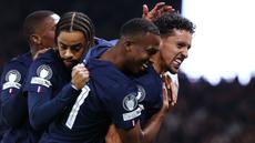 Juara bertahan, Paris Saint-Germain berhasil melaju ke babak 16 besar Liga Champions 2025/2026 setelah menang agregat dari AS Monaco pada Selasa (25/02/2026) waktu setempat. (AFP/Franck Fife)