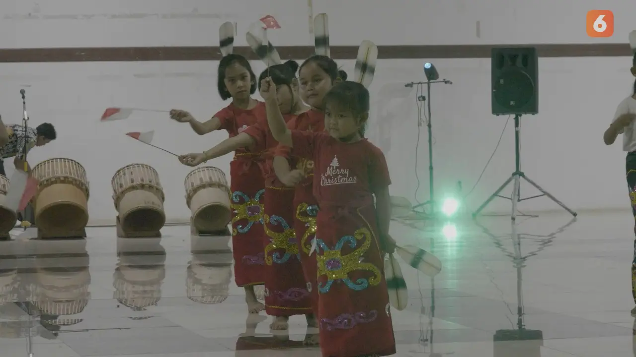 Penari Dayak Cilik
