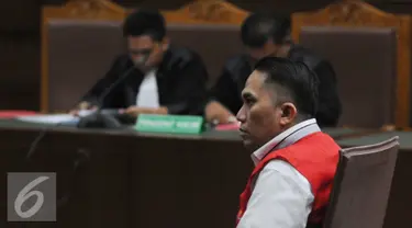 Mantan anggota DPR RI, anak dari Hamzah Haz, Fanny Safriansyah alias Ivan Haz menjalani sidang perdana, Jakarta, Rabu (8/6). Ivan diduga melakukan penganiayaan terhadap pembantunya. (Liputan6.com/Helmi Afandi)