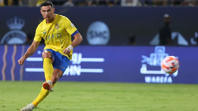Foto: Cristiano Ronaldo Jadi Captain America saat Tentukan Kemenangan Al Nassr atas Damac di Liga Arab Saudi