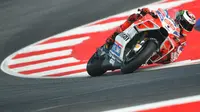 Pembalap Ducati, Jorge Lorenzo akan memulai balapan MotoGP San Marino 2017 di Sirkuit Misano, Minggu (10/9/2017), dari posisi kelima. (ANDREAS SOLARO / AFP)