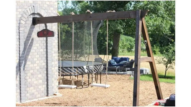 Taman Bermain ala Hogwarts milik Dave Dunlop (sumber: metrouk)