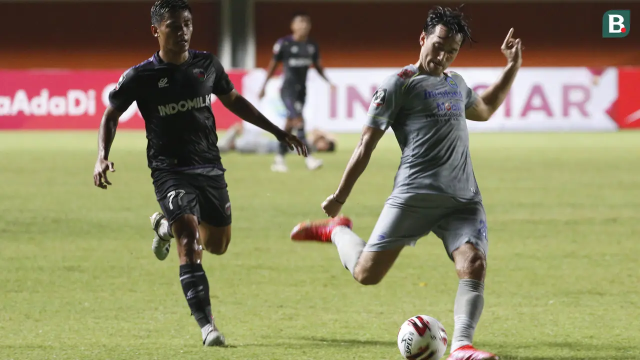 FOTO: Ezra Walian Cetak Gol Perdana dan Kemenangan Persib Bandung di Piala Menpora 2021