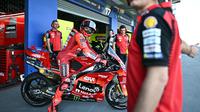 Marc Marquez pada tes pramusim MotoGP Thailand 2025. (MANAN VATSYAYANA / AFP)