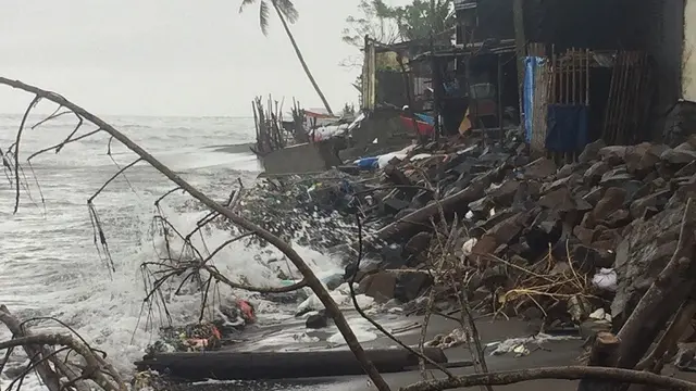 Kerusakan lingkungan di pantai Galesong akibat tambang pasir ilegal hasil temuan Walhi Sulsel (Liputan6.com/ Eka Hakim)