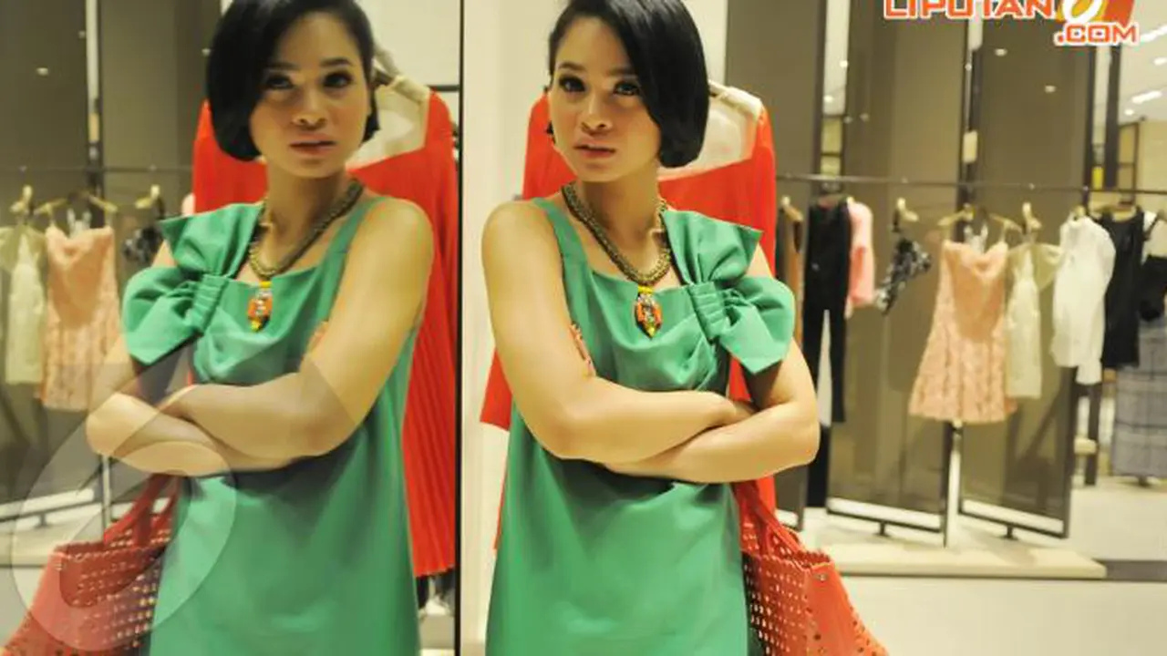 Andien Bangga Berduet dengan Ruth Sahanaya di Harmoni SCTV