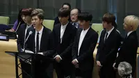 Boyband BTS menyampaikan pandangan tentang generasa muda di depan hadapan majelis PBB pada Senin, 24 September 2018 (AP/Craig Ruttle)
