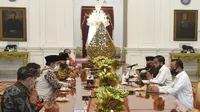 Presiden Jokowi dan Wapres Ma'ruf Amin bertemu dengan delapan tokoh lintas agama di Istana Merdeka, Jakarta, Selasa (2/6/2020). (Biro Pers Sekretariat Presiden)