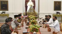 Presiden Jokowi dan Wapres Ma'ruf Amin bertemu dengan delapan tokoh lintas agama di Istana Merdeka, Jakarta, Selasa (2/6/2020). (Biro Pers Sekretariat Presiden)