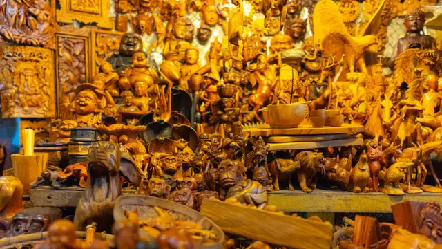 Banyak Menjual Cinderamata Lokal, Ini 4 Tempat Oleh-Oleh yang Wajib Dikunjungi di Bali
