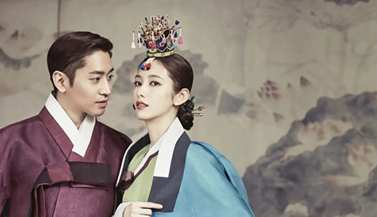 Eric Shinhwa resmi menikah dengan Na Hye Min pada 1 Juli 2017. Eric pun menjadi personel Shinhwa yang resmi menikah. (Foto: soompi.com)