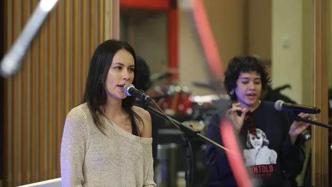 [Bintang] NEV+ Dea dan Sophia Latjuba