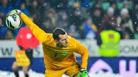 Agen Handanovic Tanggapi Isu Pindah ke Barca