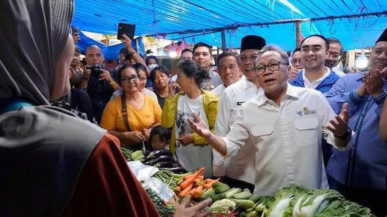 Menteri Perdagangan RI Zulkifli Hasan (Zulhas) kini melakukan kunjungan ke Pasar Palapa Pekanbaru, Riau hari ini, Jum'at, (15/9/2023).
