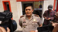 Kapolres Karanganyar AKBP Ade Safri Simanjuntak menjelaskan perkembangan penyidikan kasus Diksar Mapala UII. (Liputan6.com/Fajar Abrori)