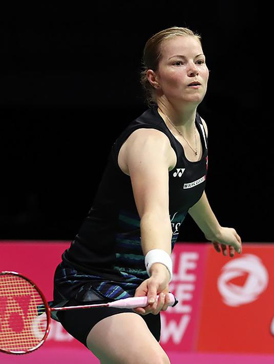 5. Christina Pedersen - Pemain serba bisa di dua nomor bulutangkis. Bersama Kamilla Rytter Juhl, wanita 31 tahun tersebut menjadikan jump smash sebagai senjata ampuh jika berada di sektor belakang permainan. (BWF Badminton)