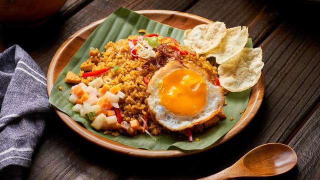 Terungkap! Ternyata Ini Rahasia di Balik Kelezatan Nasi Goreng Pedagang Kaki Lima