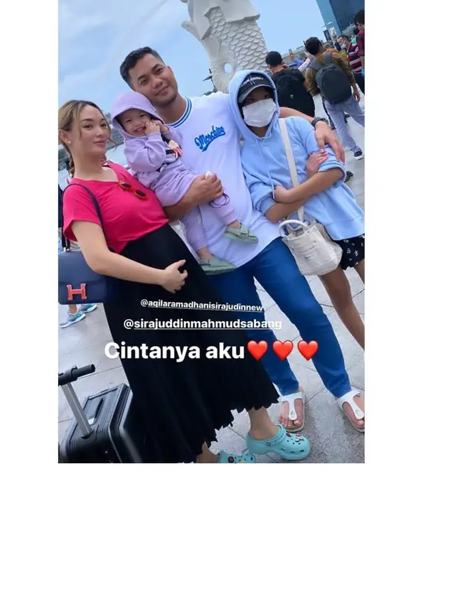 5 Potret Babymoon Zaskia Gotik di Singapura, Baby Bump Curi Perhatian