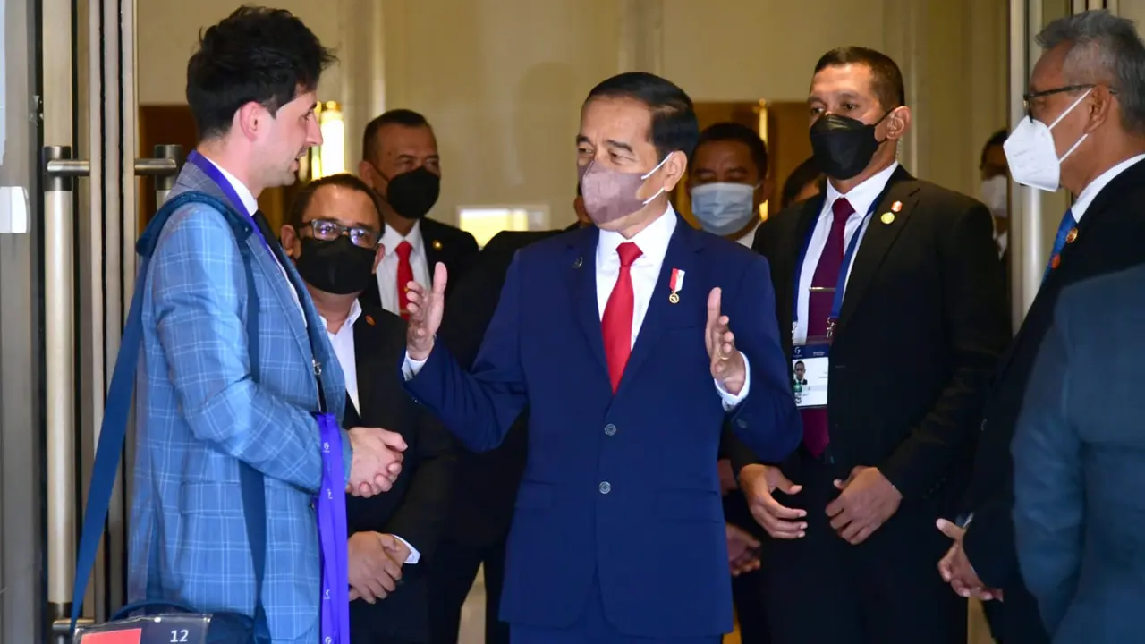 FOTO: Hari Kedua di Jerman, Presiden Jokowi Berangkat Menuju Lokasi KTT G7