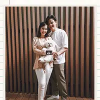 Dion Wiyoko dan Istri (sumber: Instagram/dionwiyoko)