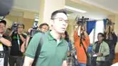 Ben yang mengenakan kaus berkerah warna hijau itu tiba di kantor KPAI sekitar pulkul 14.30. (Liputan6.com/Panji Diksana)