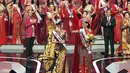 Bunga Jelita Ibrani, perwakilan dari DKI Jakarta 5 akhirnya menang sebagai Puteri Indonesia 2017. Mengalahkan dua nama lainnya dalam babak tiga besar, Kevin Liliana asal Jawa Barat dan Karina Nadila asal NTT. (Nurwahyunan/Bintang.com)
