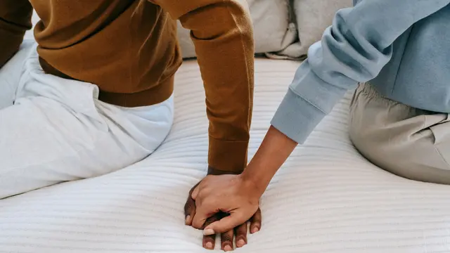 Berikut Deretan Zodiak dengan Love Language Physical Touch yang Kuat