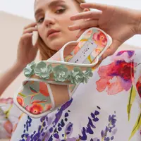 Corak bunga menjadi konsep utama dalam koleksi Eufloria.