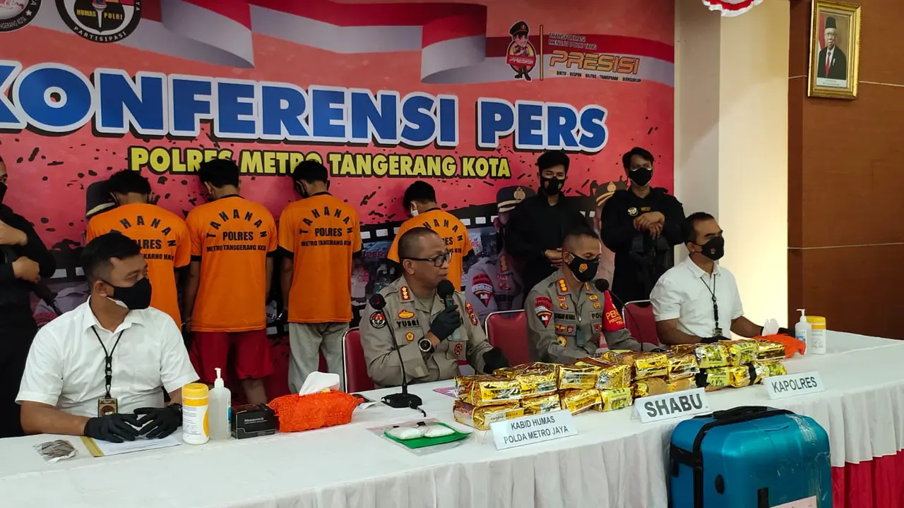 Sabu seberat 18,7 kilogram asal Sumatera coba diselundupkan melalui jalur darat ke Tangerang dan Jakarta