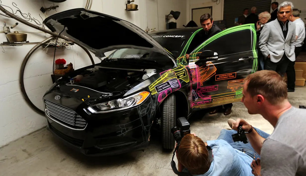 Ford Motor Company memamerkan sebuah mobil konsep terbaru di TechShop, San Francisco, California (3/6/2014). (REUTERS/Robert Galbraith)