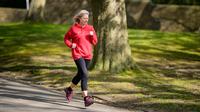 Ilustrasi olahraga jogging. (Foto oleh Centre for Ageing Better: https://www.pexels.com/id-id/foto/taman-jogging-latihan-berlari-7849902/)