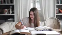 Ilustrasi Belajar Bahasa Credit: pexels.com/Hana