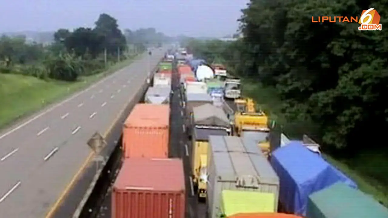 macet-tol-140125c.jpg