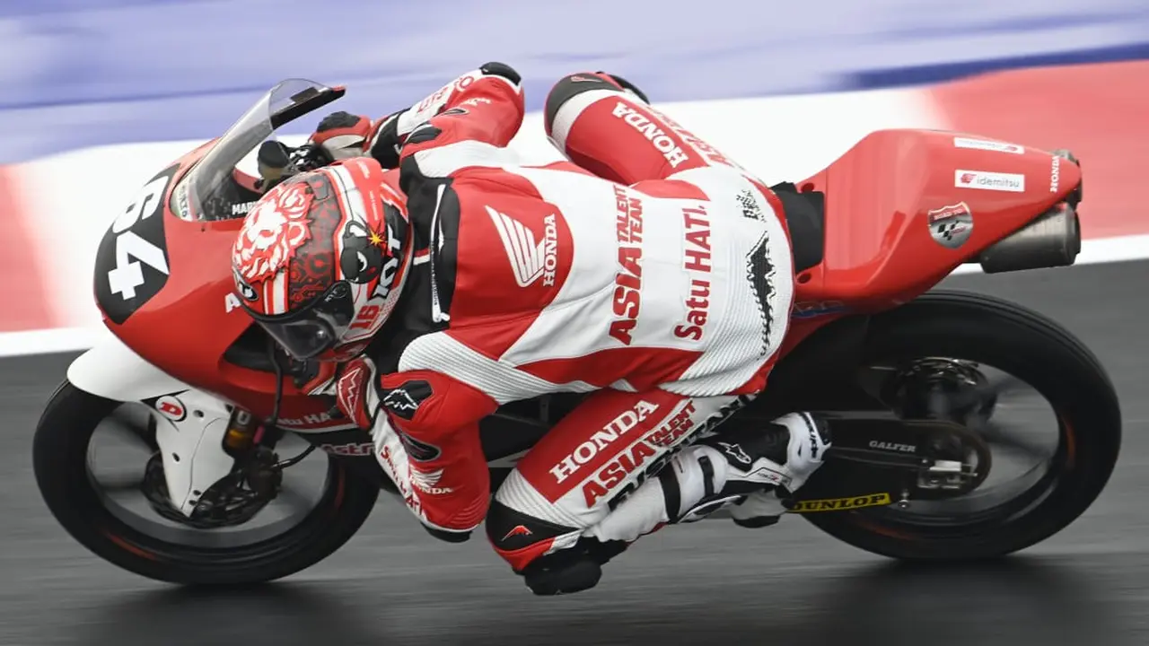 Pembalap Indonesia Mario Aji di Moto3