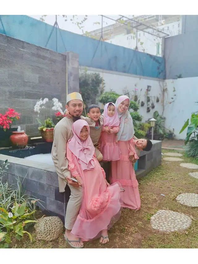 6 Pesona Ghaida Tsuraya, Putri Aa Gym yang Jadi Desainer