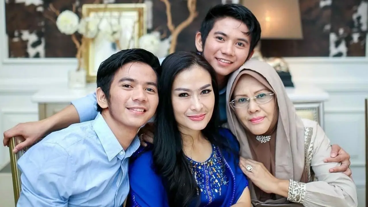 Momen Manis Rizki Ridho D'Academy dan Iis Dahlia