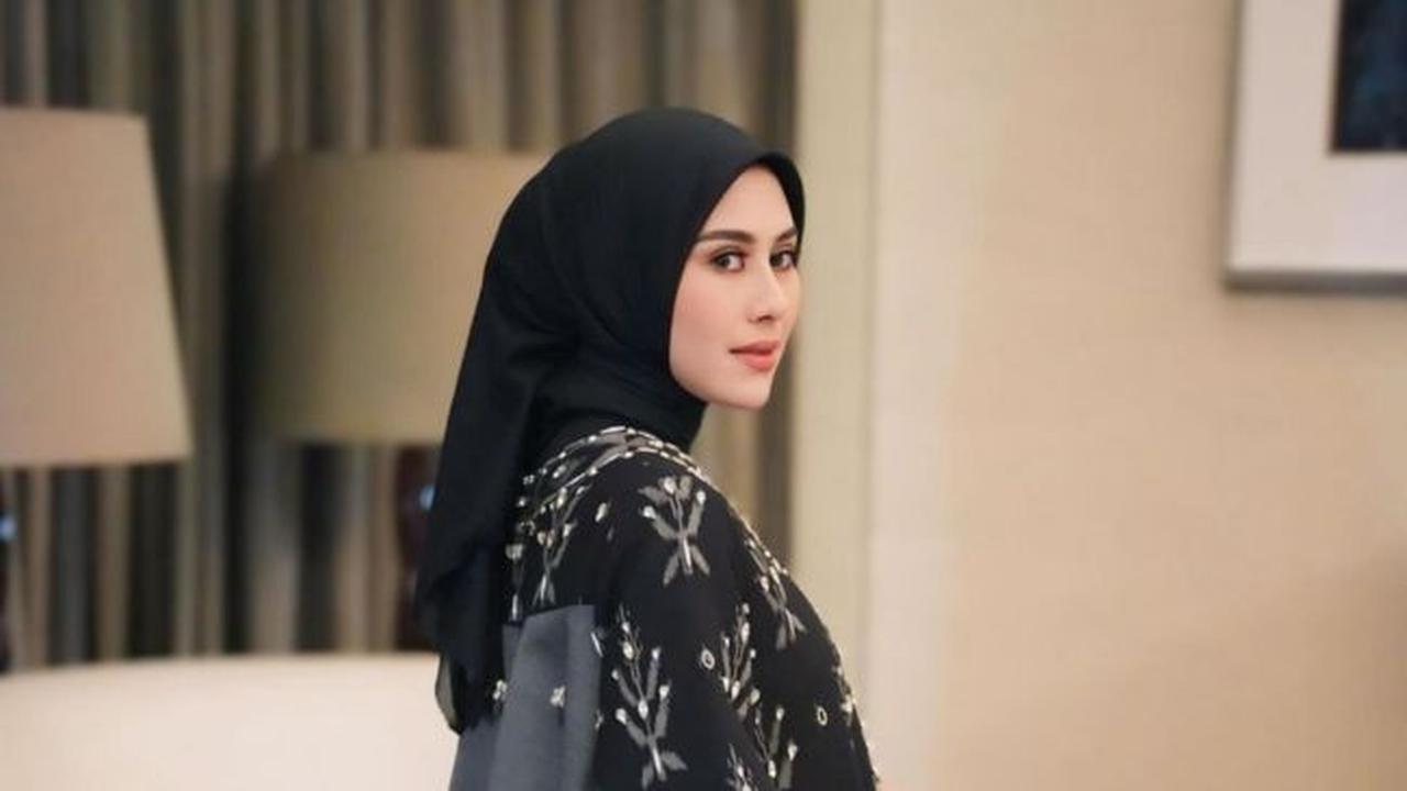 Potret Syahnaz punya aura ibu bupati (credit: instagram/syahnazs)