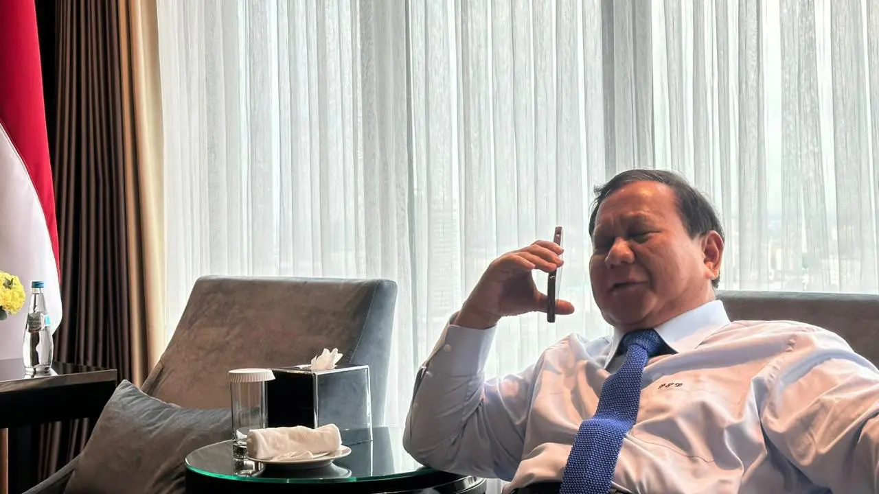 Presiden Prabowo Subianto melakukan komunikasi langsung dengan Presiden Amerika Serikat (AS), Donald Trump, melalui sambungan telepon pada Selasa malam, 15 Juli 2025. (Istimewa)