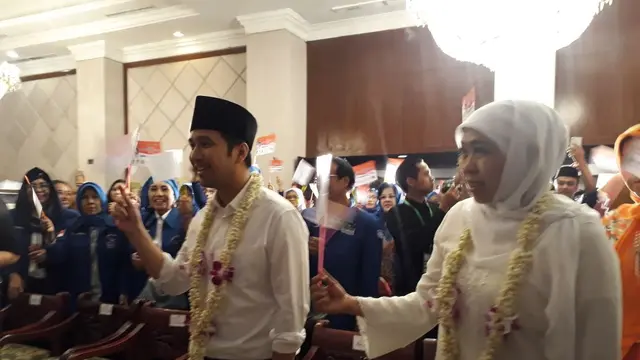 Pasangan Khofifah Indar Parawansa - Emil Dardak