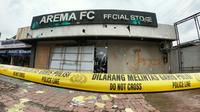 Official store Arema FC beberapa waktu lalu masih belum diperbaiki. (Iwan Setiawan/Bola.com)