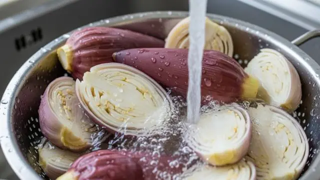 Pembilasan dan Penirisan Jantung Pisang