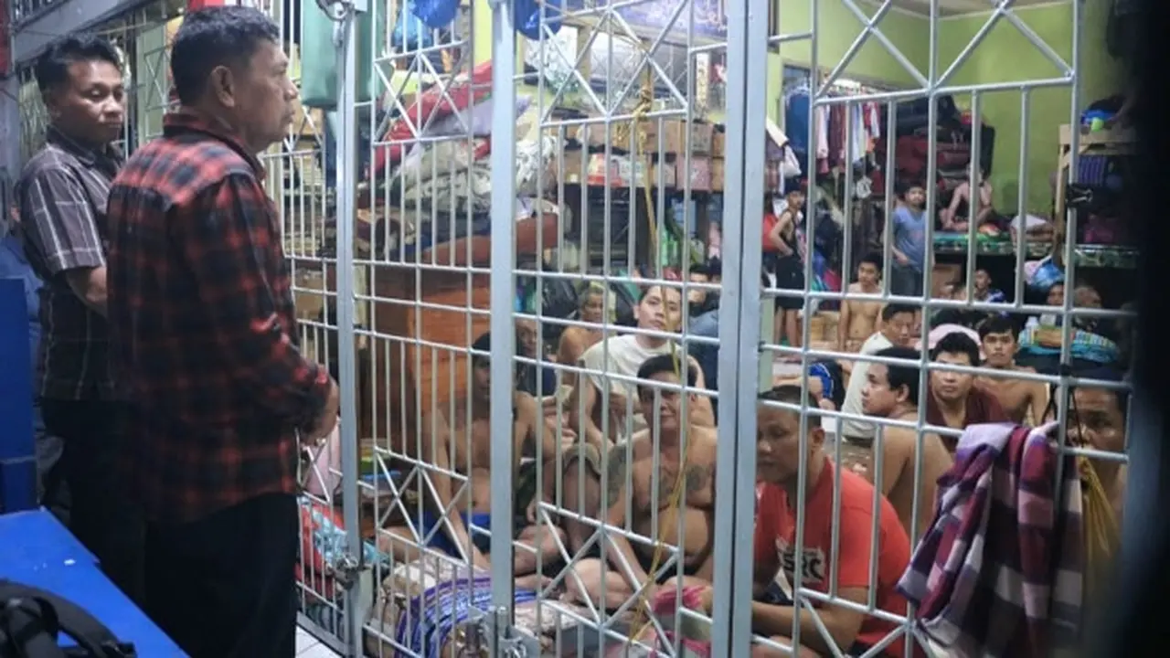 Suasana di Lapas Teluk Kuantan yang satu kamarnya diisi oleh puluhan warga binaan.