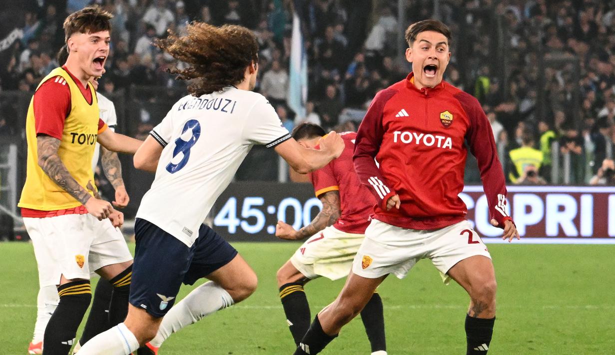 Tensi panas bahkan belum reda setelah laga. Dybala sempat melakukan selebrasi kemenangan di hadapan Guendouzi. (AFP/Alberto Pizzoli)